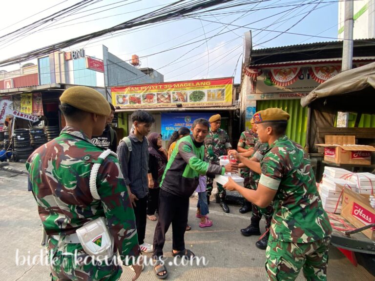 “Jumat Berbagi, Arhanud 6/BAY Tebar Kepedulian Sosial di Tengah Warga Tanjung Priok”