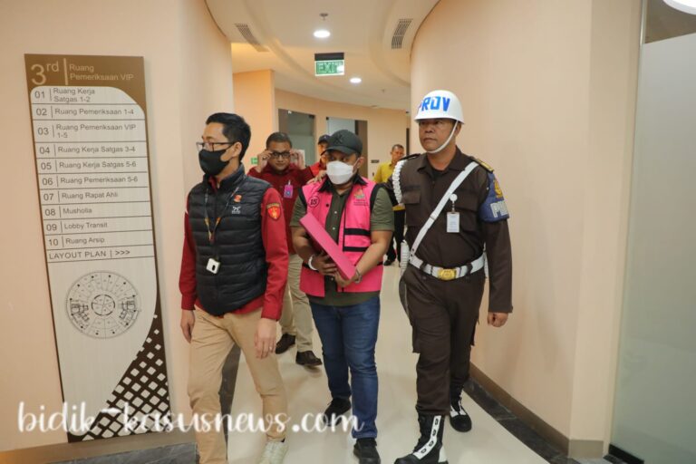 Ketua Tim Cyber Army Jadi Tersangka: Diduga Halangi Proses Hukum Tiga Kasus Korupsi Besar