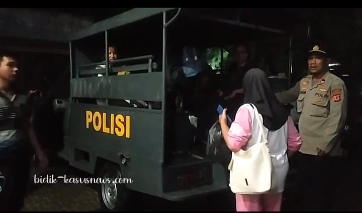 Polsek Dawuan Polres Majalengka Evakuasi Ratusan Warga Terdampak Banjir