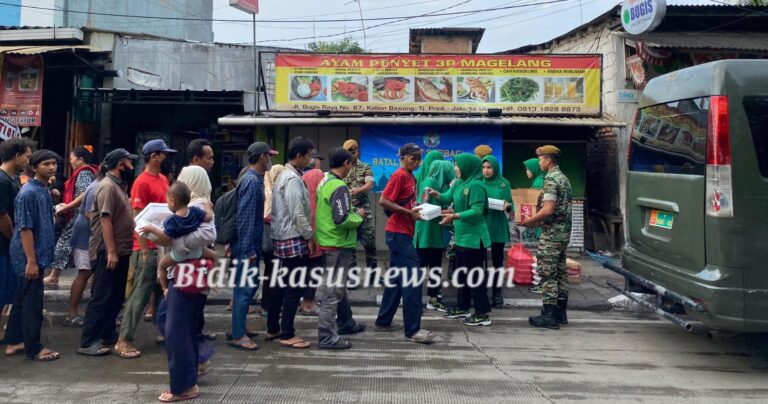 “Jumat Berbagi, Prajurit Yonarhanud 6/BAY Hadirkan Kepedulian Nyata untuk Warga Sekitar”
