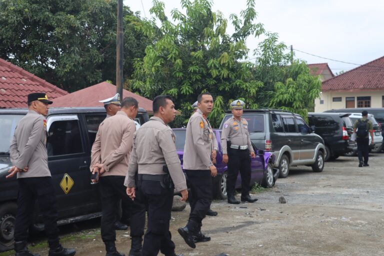 Kapolres Majalengka Cek Barak Samapta dan Kebersihan Lingkungan Mapolres Majalengka