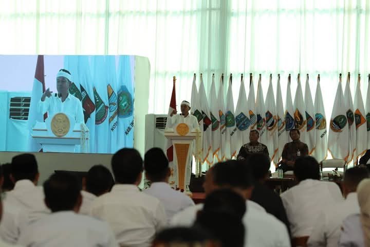 BUPATI SUKABUMI IKUTI RAKOR PENGUATAN SINERGI PEMBERANTASAN KORUPSI DI GEDUNG PAKUAN