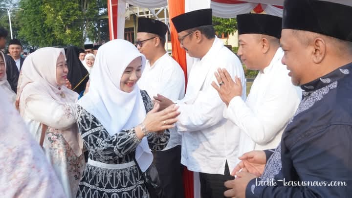 Bupati Sukabumi Sholat Idul Adha di Ponpes Modern Assalam, Ajak Masyarakat Bangkit Wujudkan Sukabumi Mubarokah