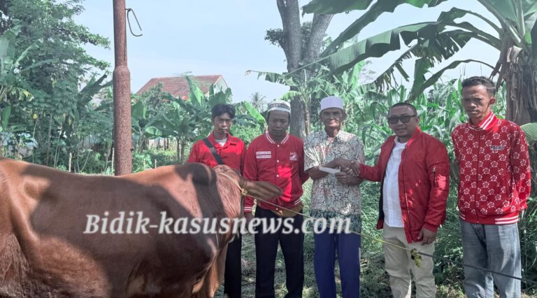 Rayakan Idul Adha, PSI Kota Sukabumi Tebar Kurban untuk Masyarakat Baros