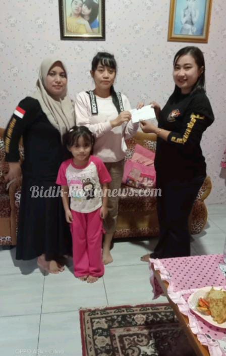 Srikandi Squad Nusantara Tunjukkan Kepedulian, Jenguk Anak Anggota PAC Keling