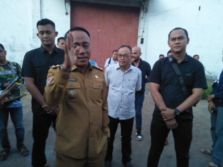 Wakil Gubernur Kalbar Pimpin Langsung Penggerebekan Yang Di Duga Kuat Oli Palsu