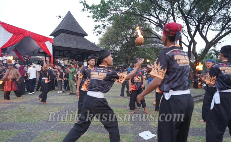 ‘Boles” Guncang TMII, 1.000 Pendekar Pecahkan Rekor Dunia Warisan Budaya Sukabumi