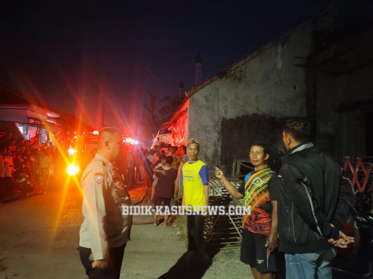 Respon Cepat! Polisi di Majalengka Bersama Instansi Terkait Sigap Tangani Kebakaran Rumah di Kelurahan Cijati
