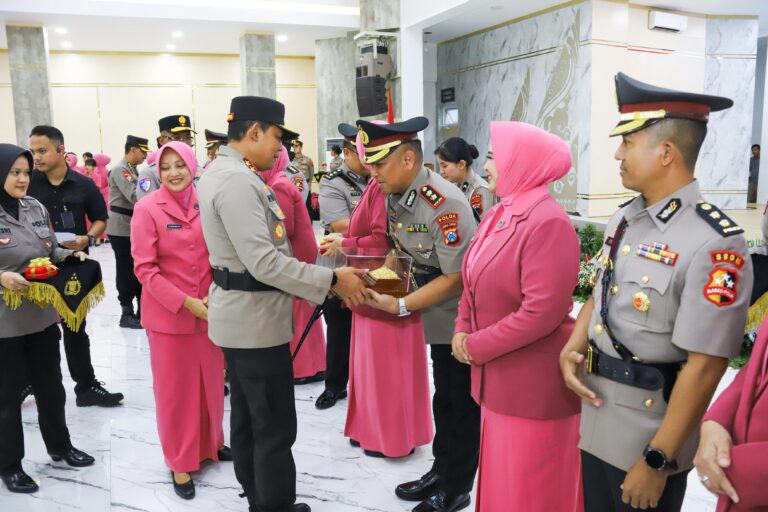 Polda Jateng Gelar Sertijab 3 PJU dan 5 Kapolres, Wujud Penyegaran Organisasi dan Peningkatan Pelayanan Masyarakat