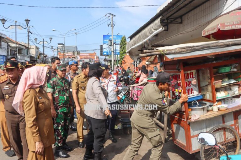 Polresta Cirebon dan Forkopimda Tertibkan Kawasan Weru-Trusmi: Jalanan Dibersihkan, Wisata Lebih Nyaman