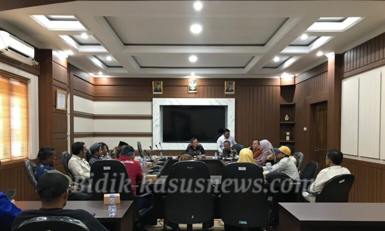 Forum Komunikasi RW Minta DPRD Kawal Janji Wali Kota Lanjutkan P2RW