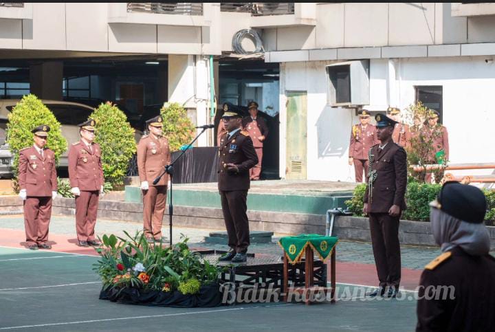 Pejabat Tinggi Jadi Petugas Upcara, Kajati Hendro: Upacara HUT RI ke- 80 ini adalah Teladan yang Hidup