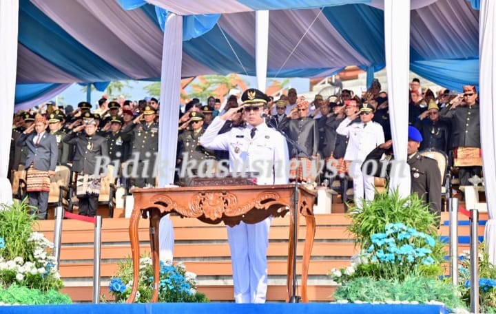 Sejarah Baru Tercipta! Bupati Egi Pimpin Detik-Detik Proklamasi HUT ke-80 RI di Menara Siger, Selat Sunda Jadi Saksi Abadi