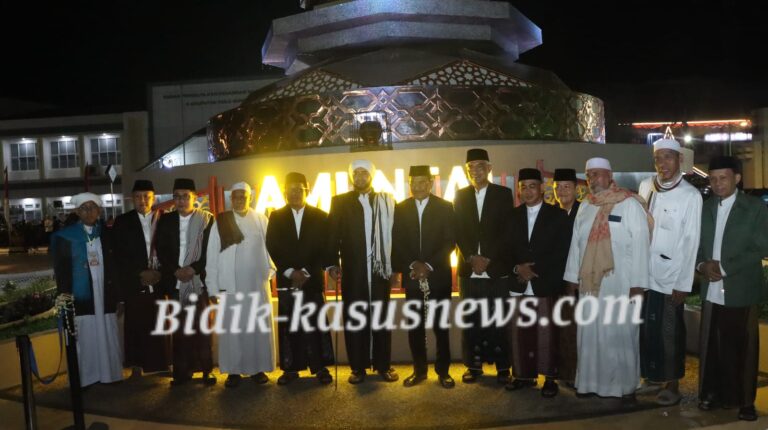 Ribuan Jemaah Padati HSU Bersholawat, Polres Hulu Sungai Utara Pastikan Keamanan dan Kelancaran Acara Bersama Habib Syech