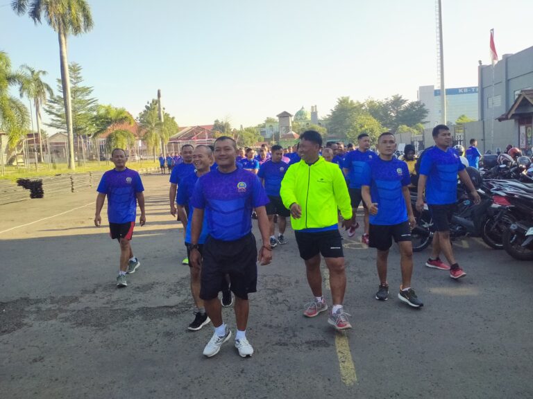 Jaga Kebugaran Prajurit, Kodim 0718/Pati Gelar Lari Aerobik di Lapangan Joyo Kusumo