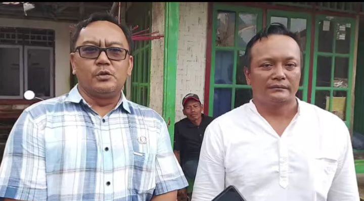 Kades Cipeundeuy Kunjungi Warga Sakit, Janji Tingkatkan Komitmen Layanan Kesehatan