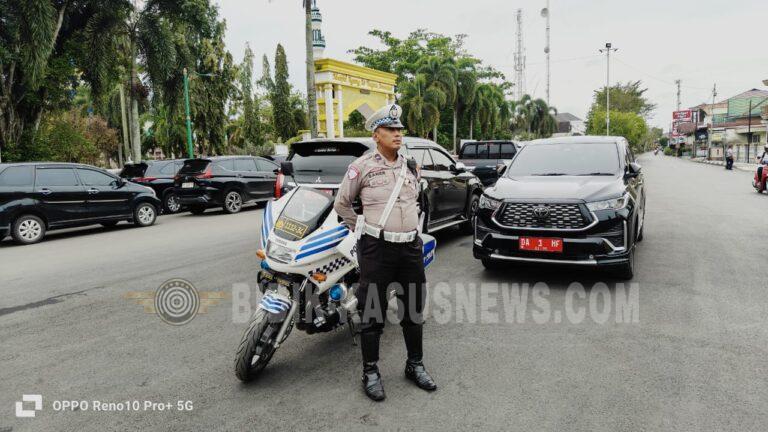 Satlantas Polres HSU Amankan Kunjungan Kerja Gubernur Kalsel di Amuntai, Arus Lalu Lintas Tetap Lancar