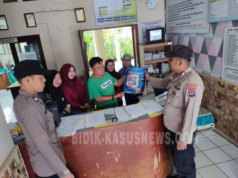 Polsek Amuntai Tengah Sosialisasikan Layanan Pengaduan Online via QR Code di Kelurahan Kebun Sari