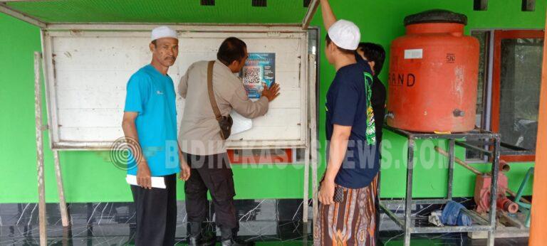 Polsek Amuntai Utara Bagikan Brosur Pengaduan Cepat Propam di KUA Teluk Daun, Dorong Partisipasi Pengawasan Publik