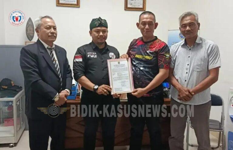 SKT Diserahkan Kesbangpol, FWJI Korwil Kuningan Resmi Terdaftar dan Perkuat Sinergi dengan Unsur Pemerintah Serta TNI