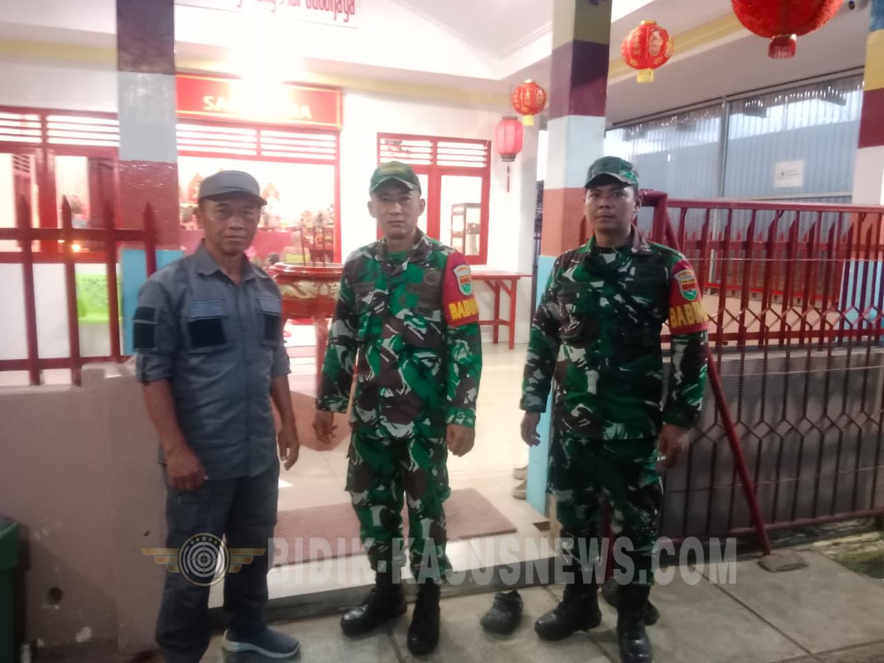 Babinsa dan Aparat Gabungan Amankan Perayaan Imlek 2577 di Vihara Sari Putra, Umat Beribadah Khusyuk dan Aman