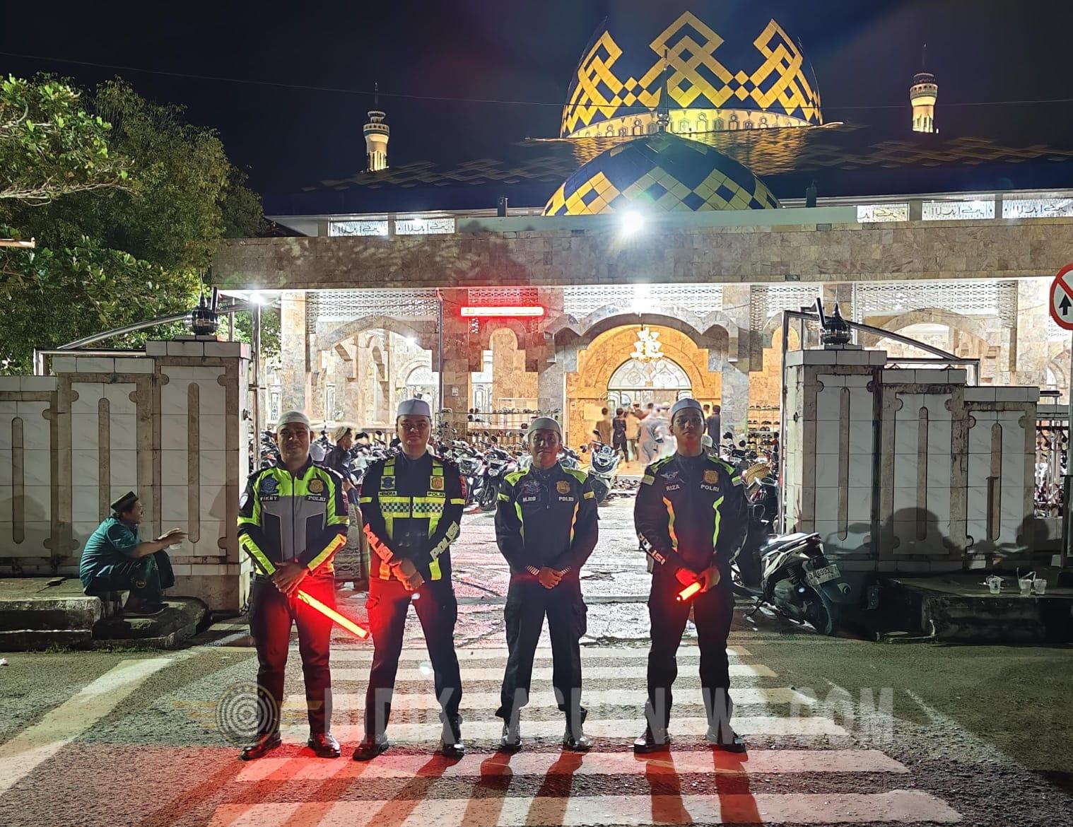 Satlantas Polres HSU Amankan Shalat Tarawih, Lalu Lintas di Sekitar Masjid Raya At Taqwa Tetap Lancar