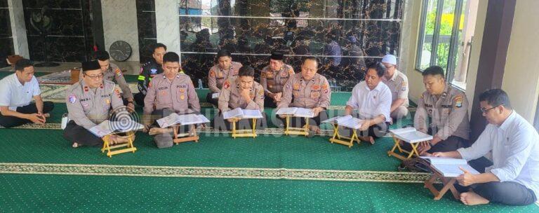 Kabag SDM Polres HSU Pimpin Tadarus Al-Qur’an Virtual Bersama Mabes Polri, Perkuat Spiritual Personel di Bulan Ramadan