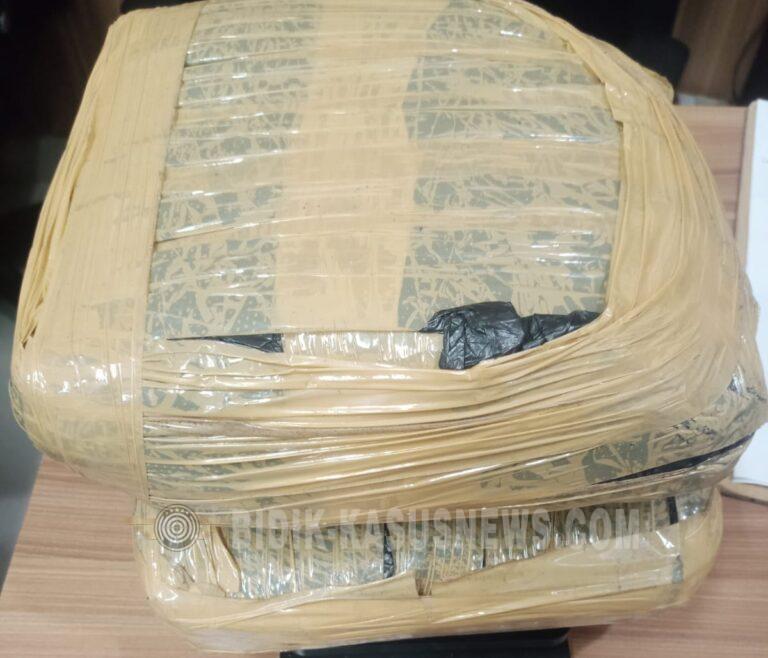 Kurir Ganja Antar Kota Dibekuk Satresnarkoba Polres Metro Bekasi Kota, 2 Kg Ganja Disita