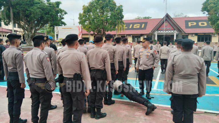 Kapolres Melawi Cek Kerapian Personil Hingga Ruang Pelayanan Saat Apel Jum”at Pagi