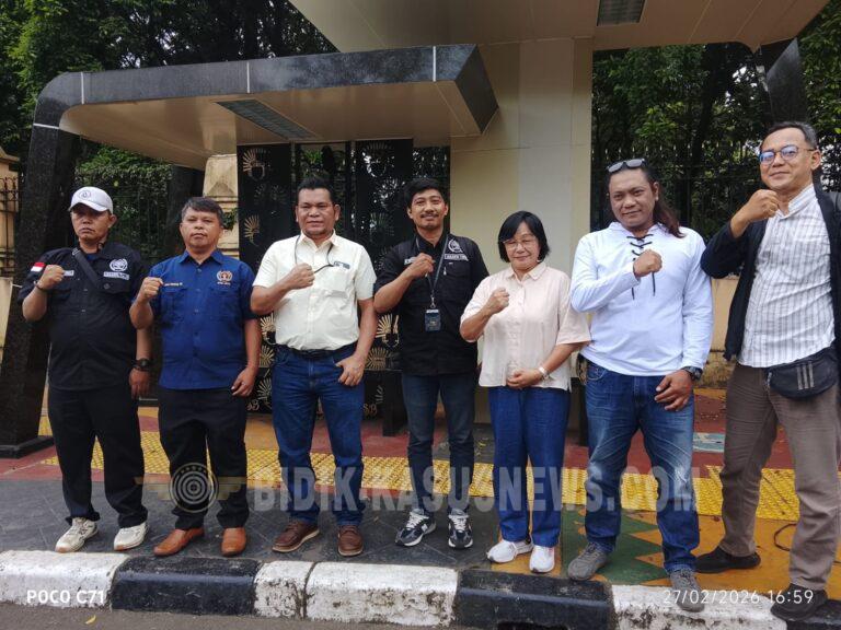 Tak Hanya Menulis, Wartawan Jakarta Timur Berbagi: 200 Paket Takjil Ludes Diserbu Pengguna Jalan