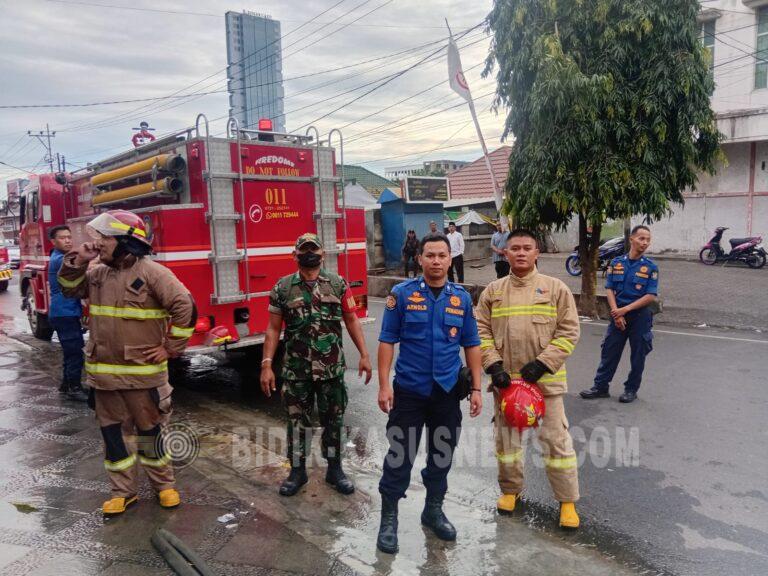 Kebakaran Hotel Anugrah Express Bandar Lampung, Babinsa Sigap Bantu Evakuasi dan Pemadaman Api