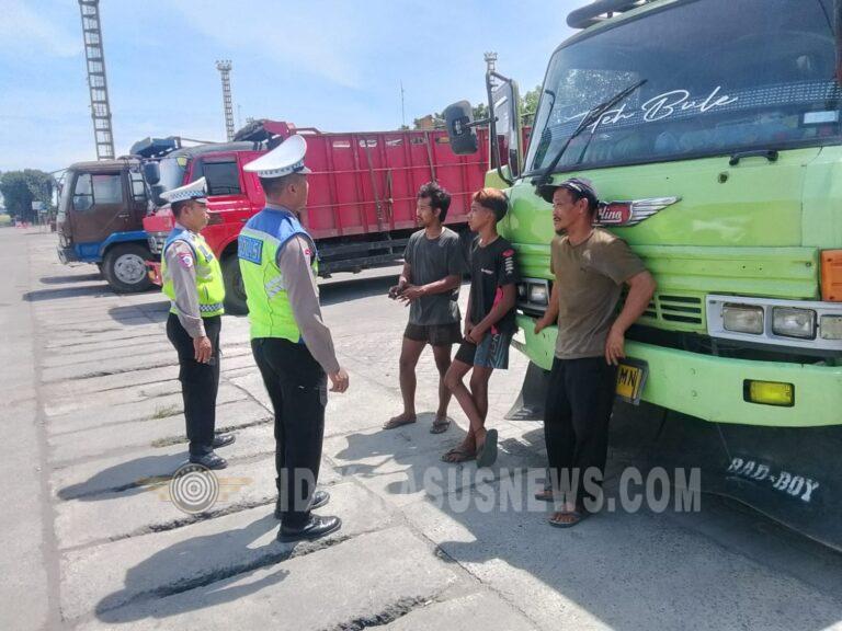Satlantas Polres Pelabuhan Tanjung Priok Intensifkan Patroli dan Himbauan Humanis di Buffer Area Pelabuhan