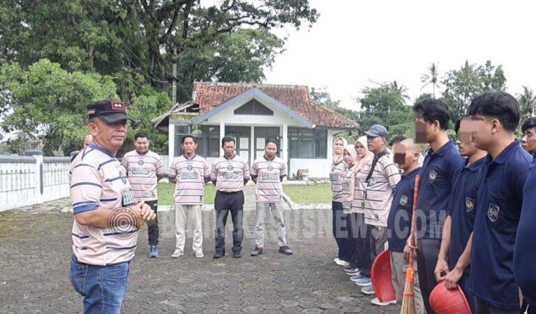 Lapas Sukabumi Bersih-Bersih TMP Suryakencana Jelang Ramadhan, 15 Warga Binaan Turut Dilibatkan