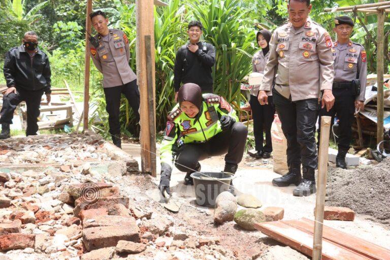 Kapolres Majalengka Laksanakan Pembongkaran dan Peletakan Batu Pertama Program Rumah Tidak Layak Huni di Empat Kecamatan