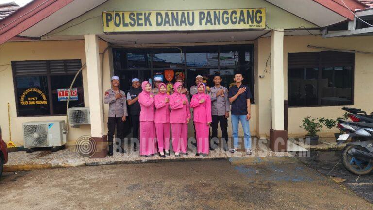 Polsek Danau Panggang Bagikan Takjil Gratis, Wujud Kepedulian Polri kepada Warga di Bulan Ramadhan