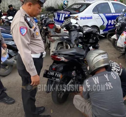 Samsat dan Polres Indramayu Gelar Razia Pajak, Ratusan Pengendara Terjaring
