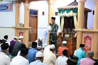 Tarawih Keliling di Silebu, Dandim 0615/Kuningan Soroti Sinergi Pembangunan dan Penguatan Masyarakat Desa