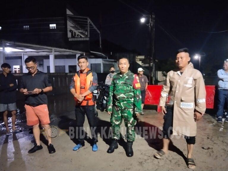 Mobil Avanza Terjun ke Saluran Irigasi di Sukarame Bandar Lampung, Babinsa Koramil 410-01/ Panjang Bergerak Cepat Koordinasikan Evakuasi