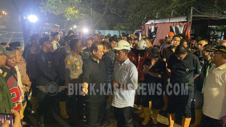 Kapolda Metro Jaya Turun Langsung ke Gunung Sampah di TPST Bantargebang Longsor, 4 Orang Tewas dan Sejumlah Truk Tertimbun