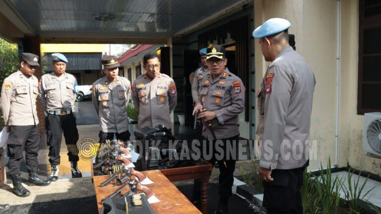 Kapolres Hulu Sungai Utara Pimpin Pengecekan Senjata Api Dinas untuk Tingkatkan Kesiapsiagaan Personel