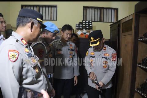 Cek Gudang Senjata, Wakapolres Majalengka Pastikan Penyimpanan Dalam Keadaan Aman