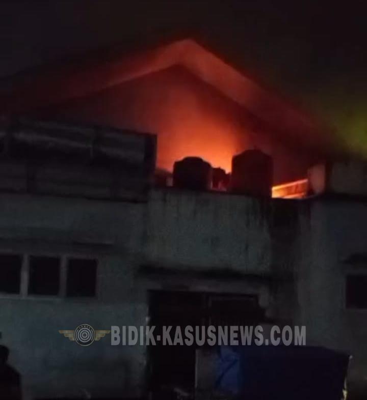 Babinsa Koramil 410-03/TBU Sigap Padamkan Kebakaran Tower Air di PPI Lempasing Bandar Lampung