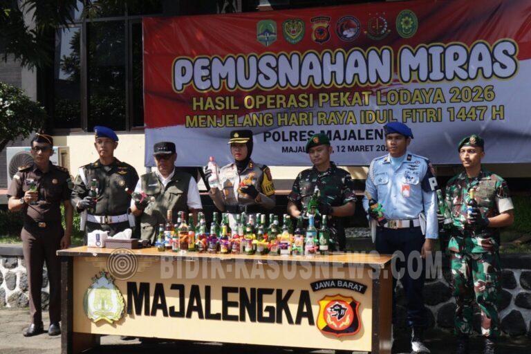 Ciptakan Kondusifitas Jelang Idulfitri, Kapolres Majalengka Pimpin Pemusnahan Ribuan Botol Miras Hasil Operasi Pekat Lodaya 2026