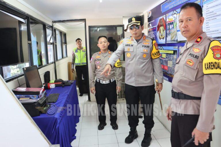 Kapolres Priok Cek Pos Pam, Pos Terpadu dan Pos Yan, Pastikan Mudik Aman Keluarga Bahagia
