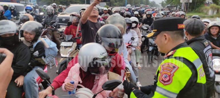 Kapolres Cirebon Kota Gandeng Pendongeng Asal Kota Cirebon Hibur Pemudik
