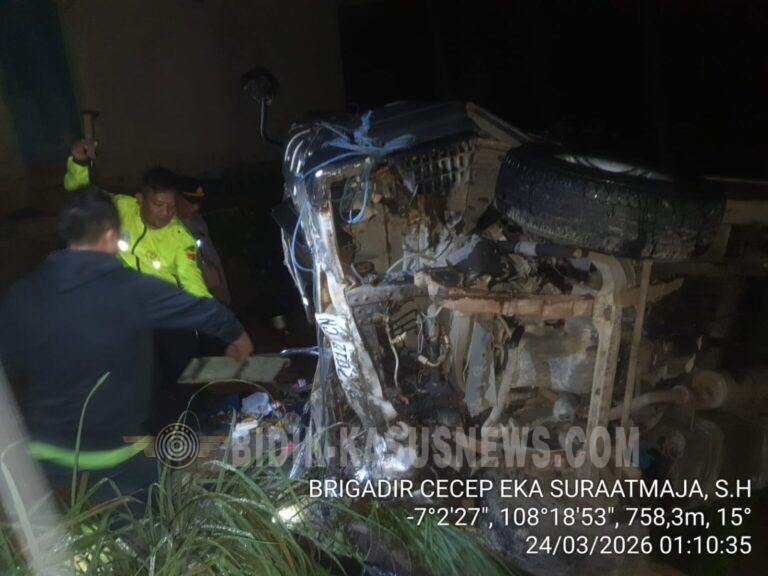 Polres Majalengka Evakuasi Korban Laka Tunggal di Desa Maniis Cingambul