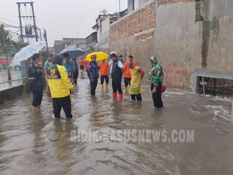 Respon Cepat Babinsa, Genangan Air di Way Halim Bandar Lampung Cepat Teratasi