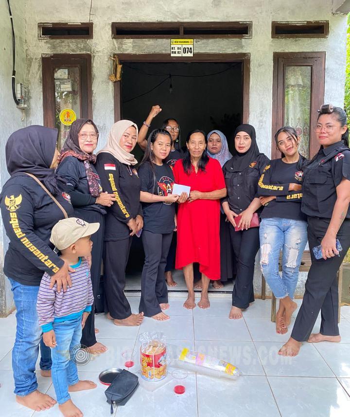 Srikandi DPC Squad Nusantara Jepara Jenguk Anggota Sakit, Tumbuhkan Kepedulian dan Kebersamaan