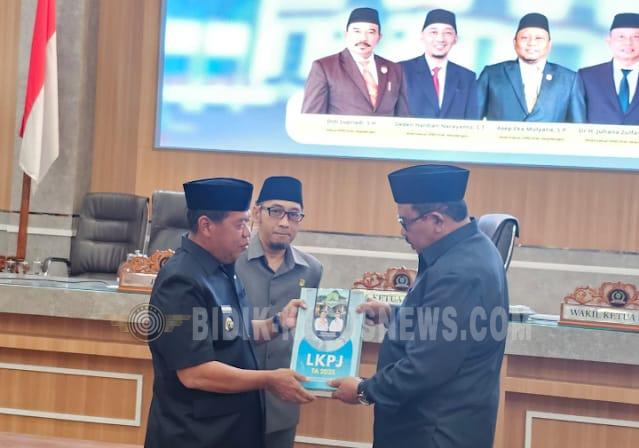 Sampaikan LKPJ 2025, Bupati Majalengka Paparkan Capaian Ekonomi Gemilang dan Penurunan Kemiskinan
