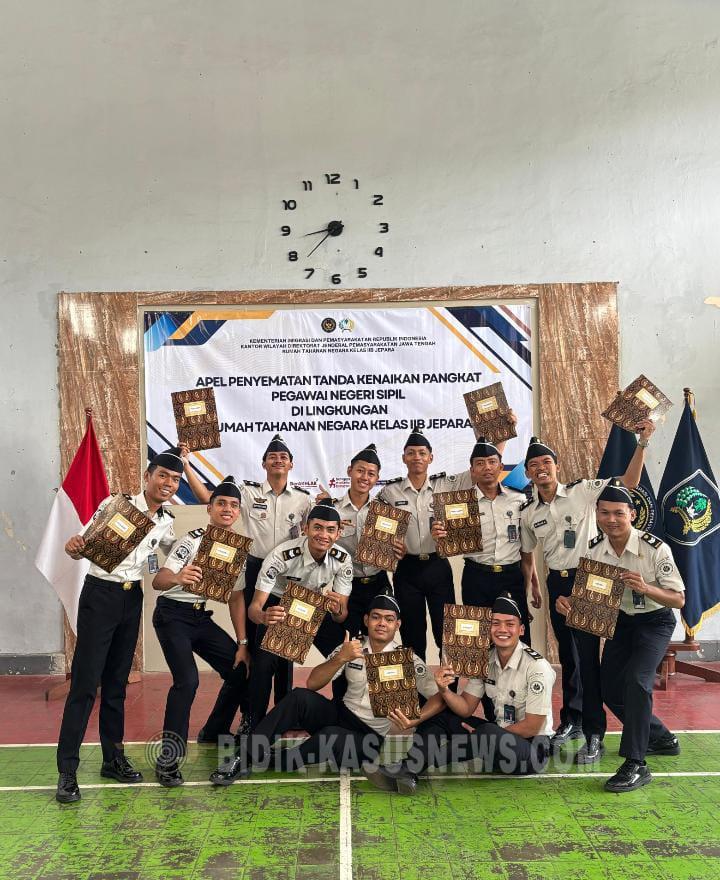 Penyematan Kenaikan Pangkat di Rutan Jepara Jadi Momentum Tingkatkan Kinerja